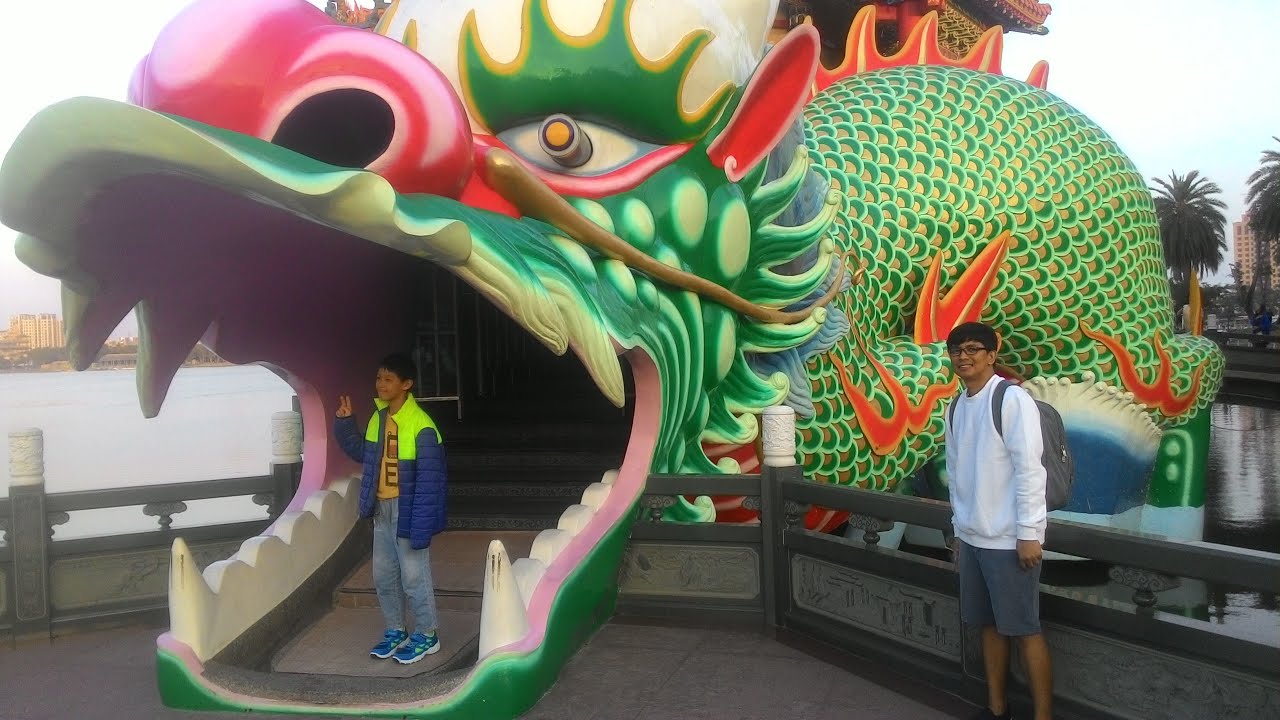 DRAGON-TIGER PAGODA | Lotus Pond