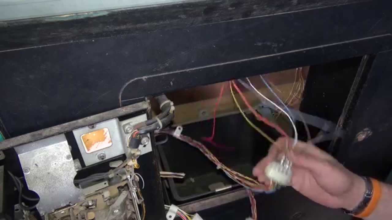 Journey Arcade Restore Part #4 - How to wire a control panel, MCR audio amp, Amp connectors