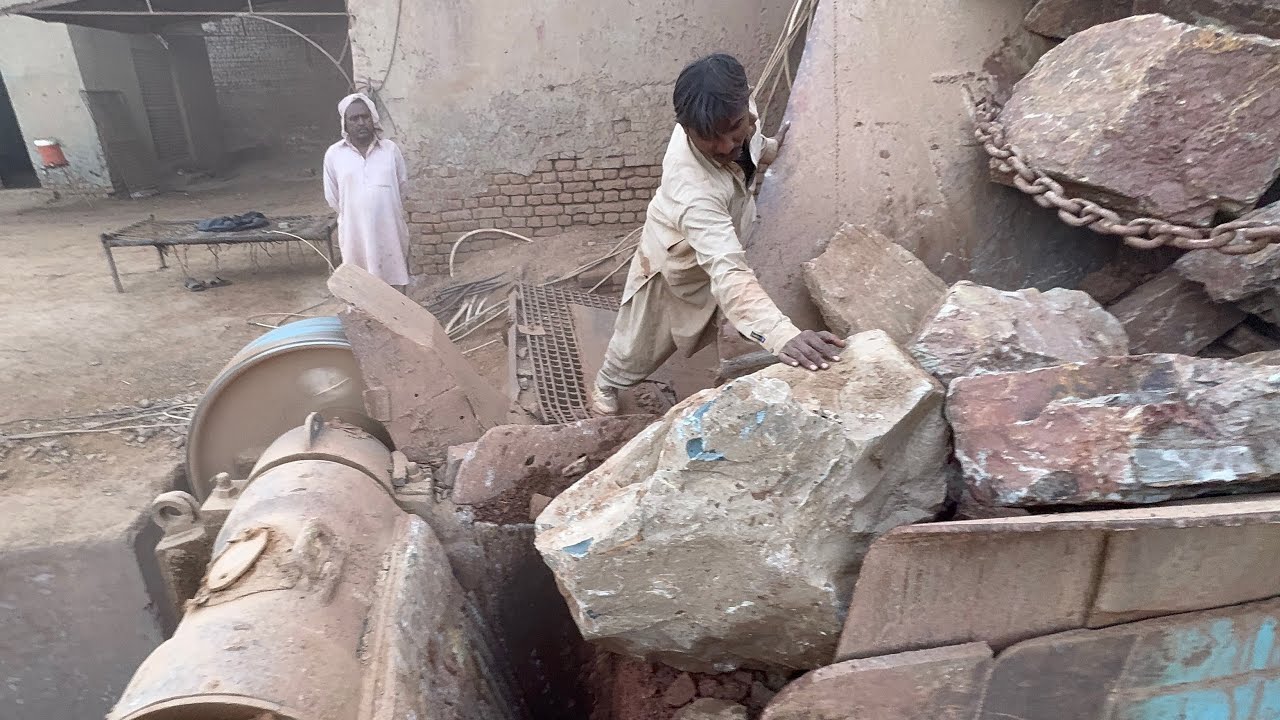 Hard Black Stone Crushing | Dangerous Jam in Crusher | Hammer Power Action | Rock Crushing 126