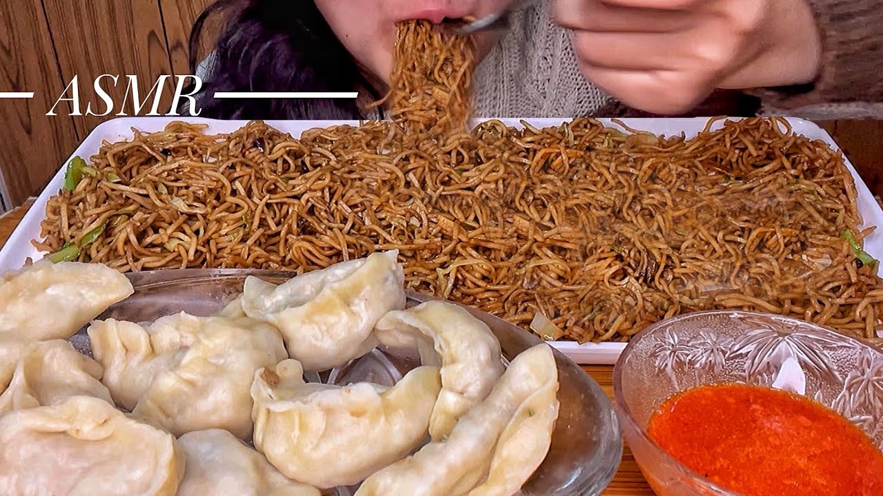 EATING VEGETABLE STEAMED MOMOS AND CHILLY CHOWMEIN WITH RED HOT CHUTNEY | ASMR EATING SHOW