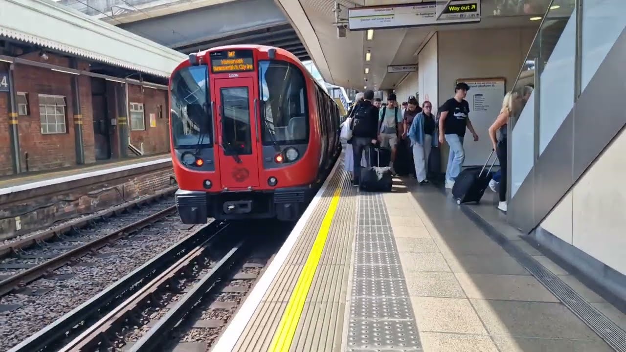PADDINGTON (Hammersmith & City, Circle Lines) Underground Station (2025)