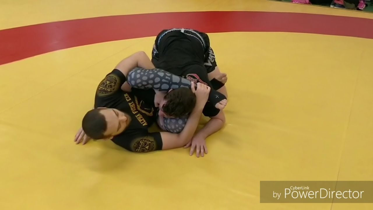 Alpha Fight Club : Technique omoplata et triangle de la demi rubber garde