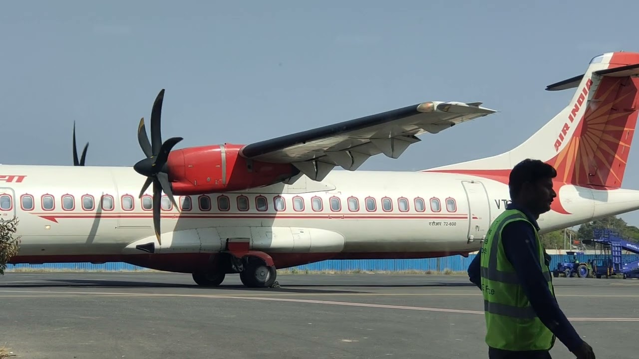 ATR 72-- 600 AIRCRAFT /AEROSPACE / FLIGHT/ PLANE ,  Singapore airlines