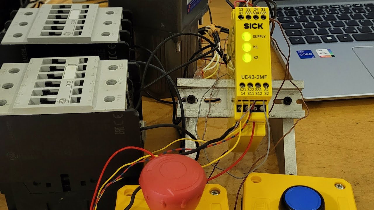 Como ligar o Relé de Segurança da Sick-UE43-2MF