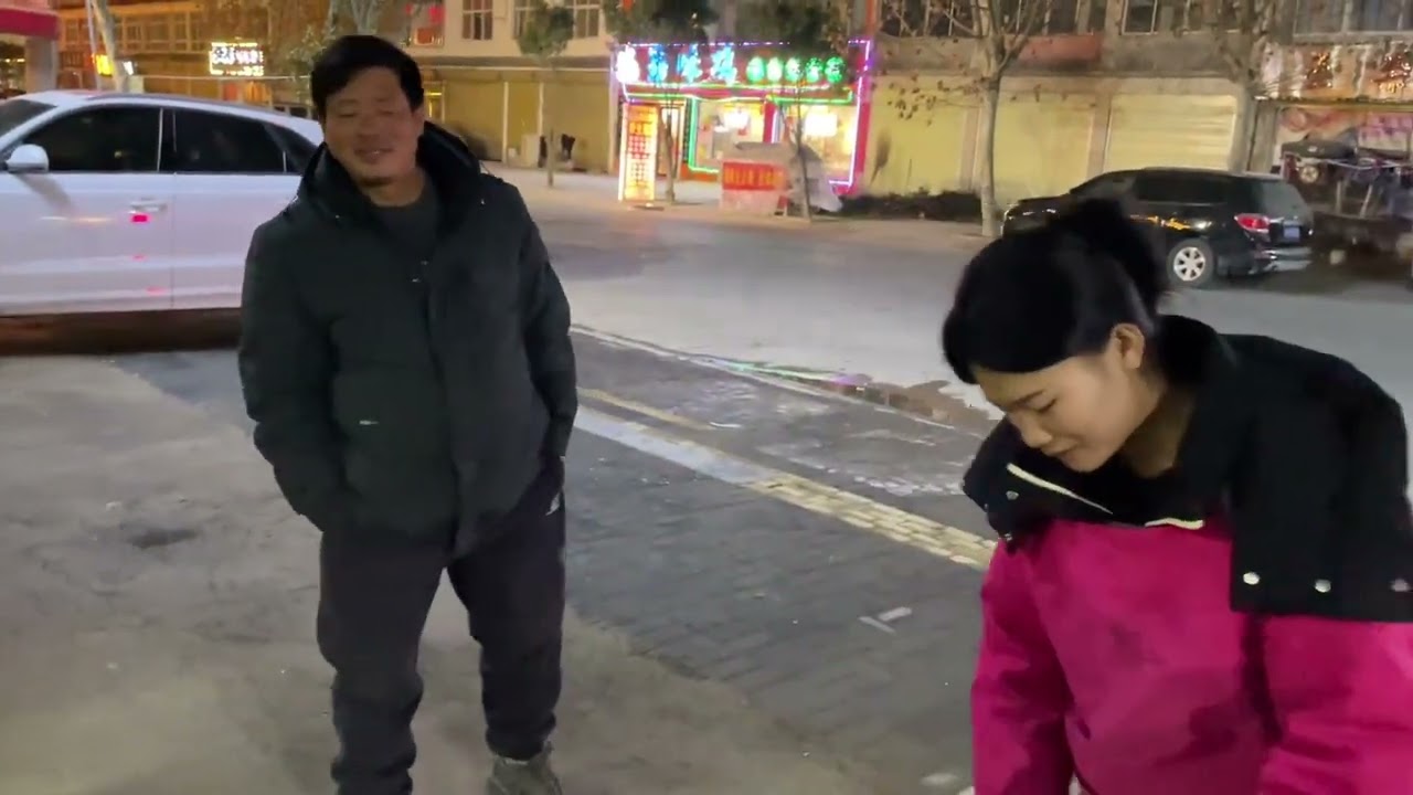 女婿把第二车陕西苹果卖完，老丈人又没事干了，这下要回陕西了 #三农故事 #老丈人和女婿 #日常vlog #超市日常 #市井生活 #乡镇生活 #乡村喜剧