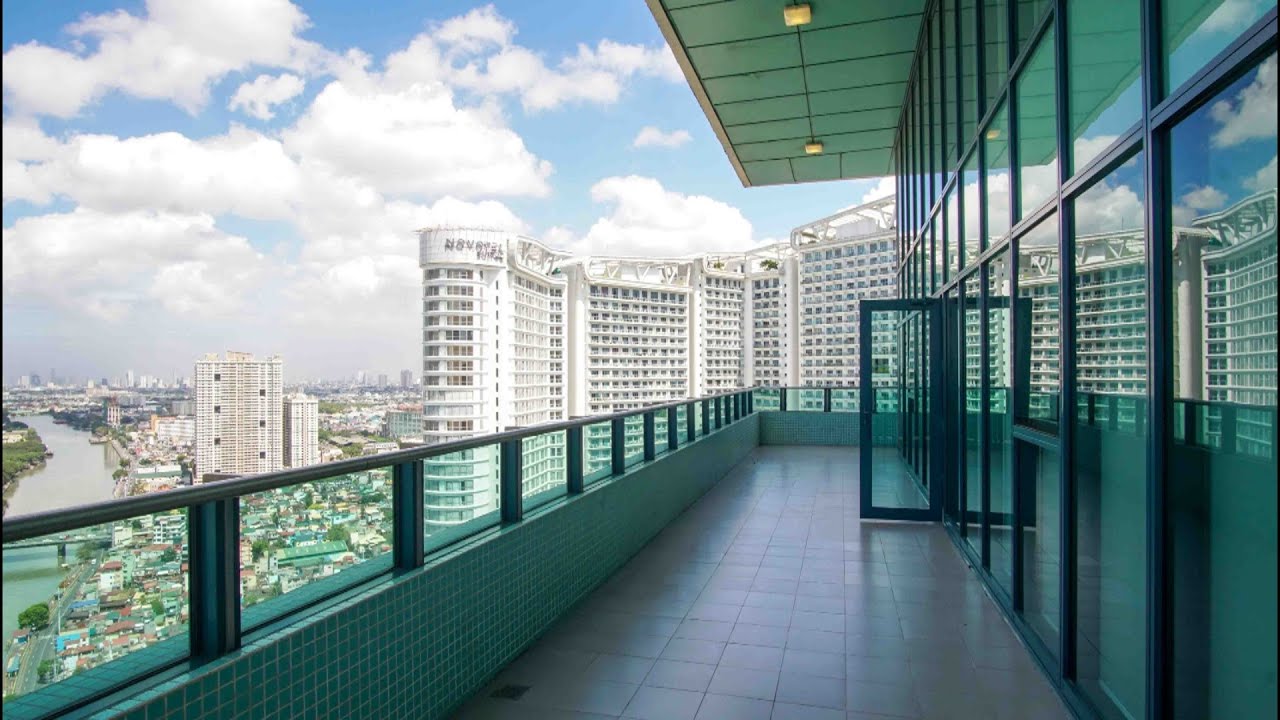 The biggest balcony we've ever seen in Makati! (Edades Tower Property tour)