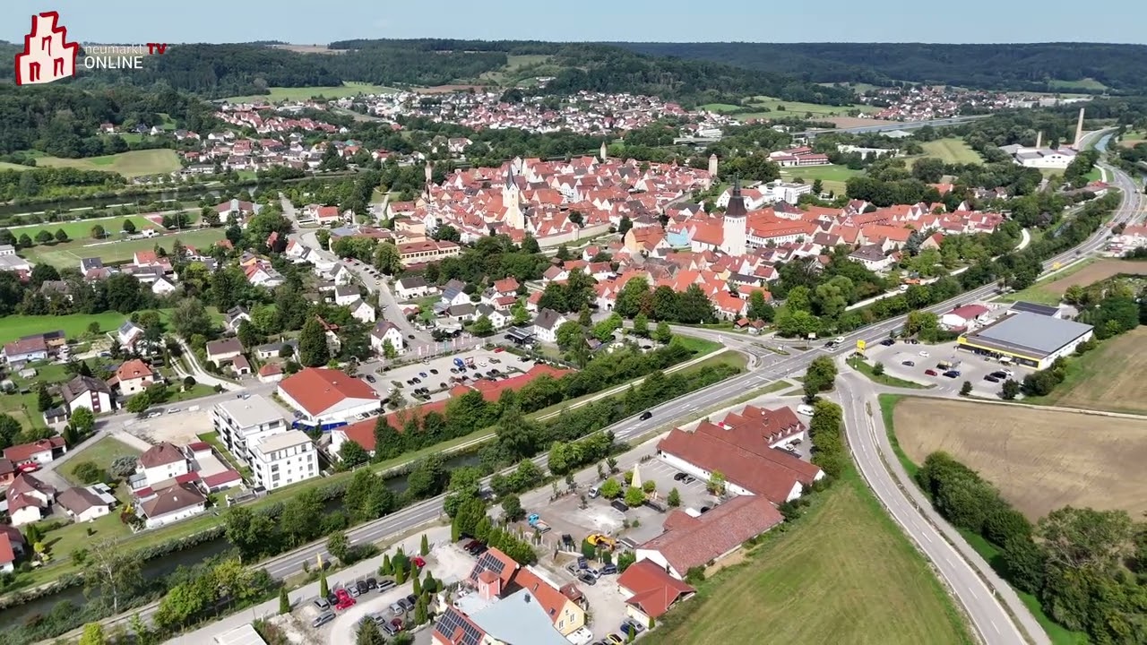 ✨ Drohnenflug &uuml;ber Berching &ndash; die mittelalterliche Perle im Landkreis Neumarkt 🏰