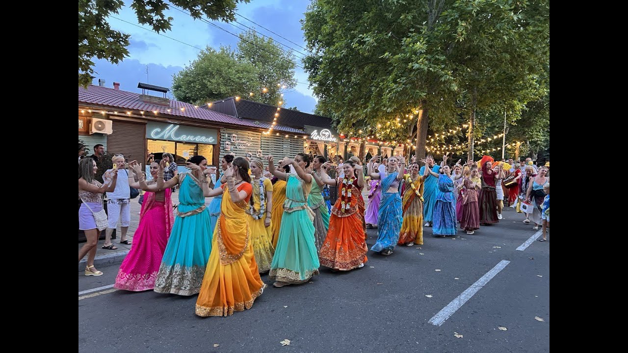 Harinama in Russia!Hare Krishna! iskcon