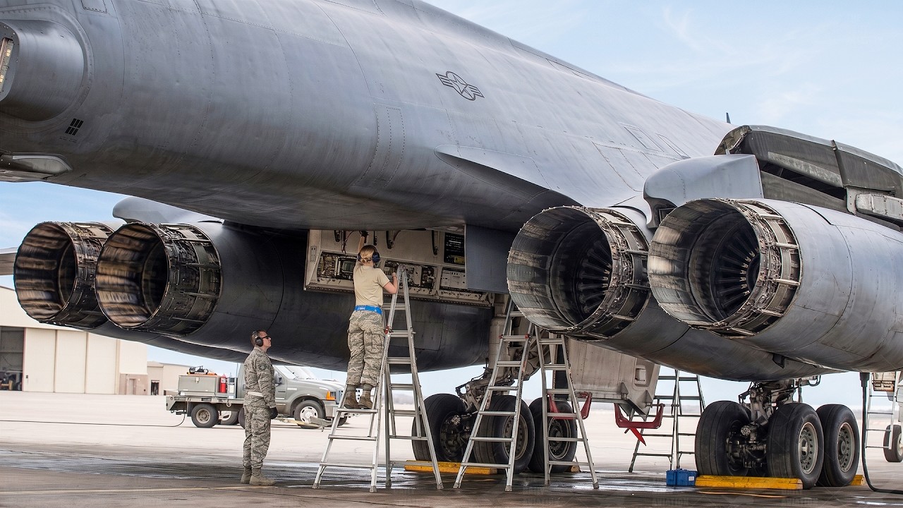 Starting US Air Force&rsquo;s Gigantic $400 Million Bomber