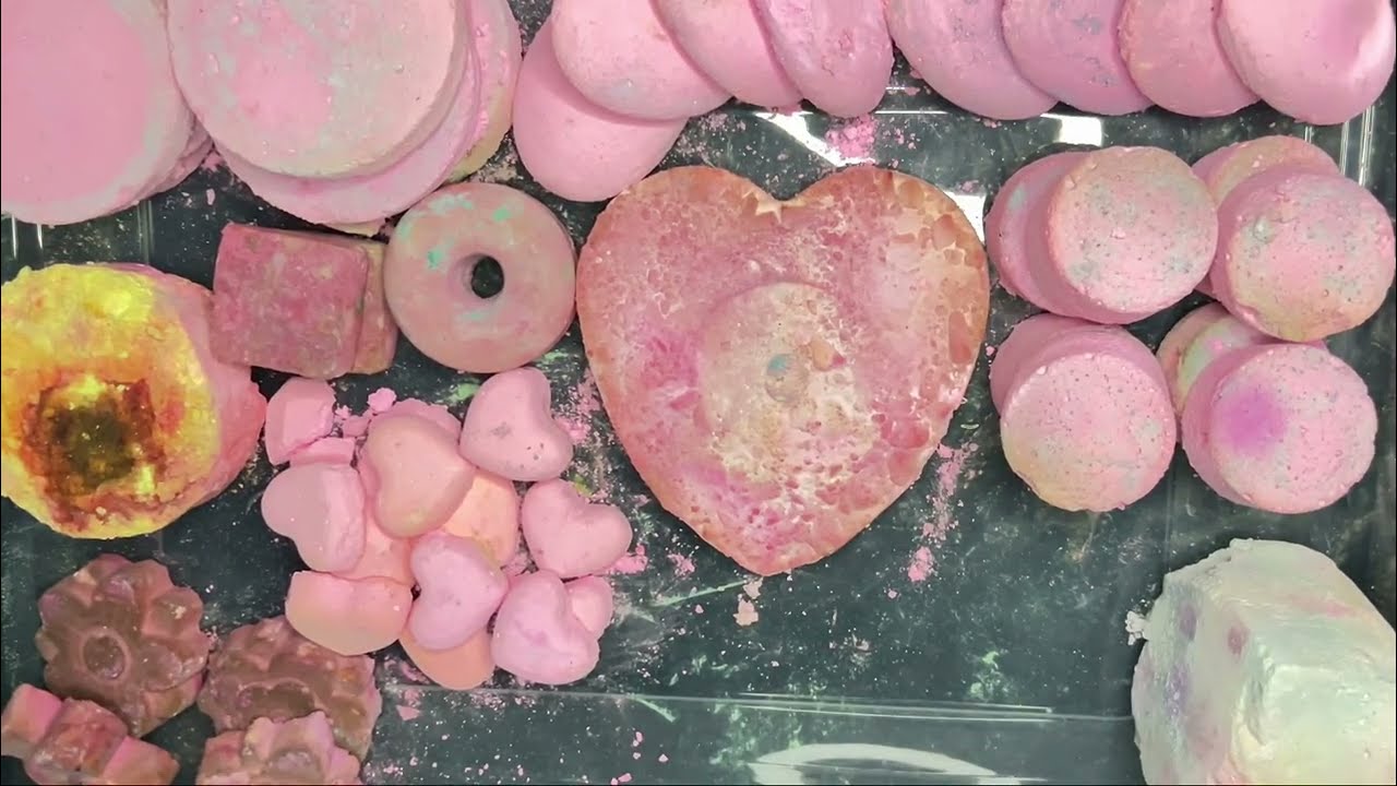 Pink powdery, dusty gym, chalk reforms