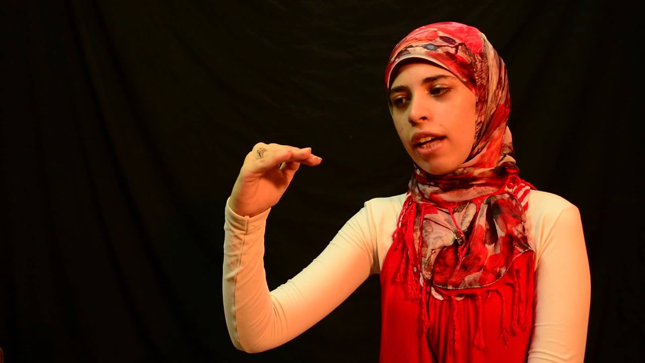 كيف تتعامل مع طفل أصم | تعرف على «الحروف الأبجدية» بلغة الإشارة