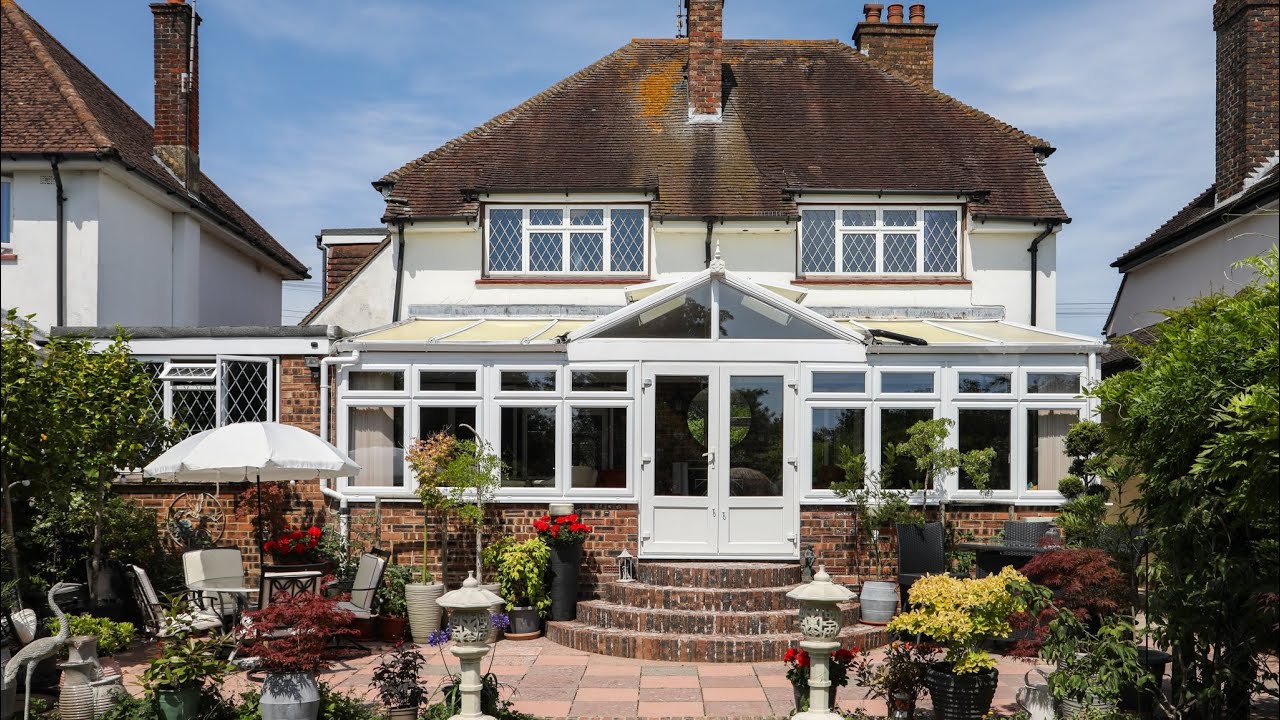 Winfield, Bartholomew Close, Hythe, CT21 4BS