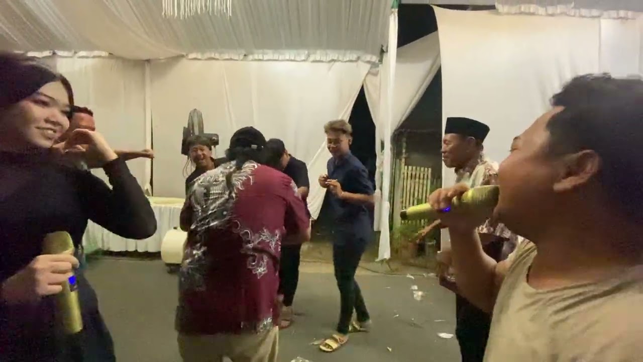 Duet paling lucu,, gara gara air setan,,, musisi minum bodrek 