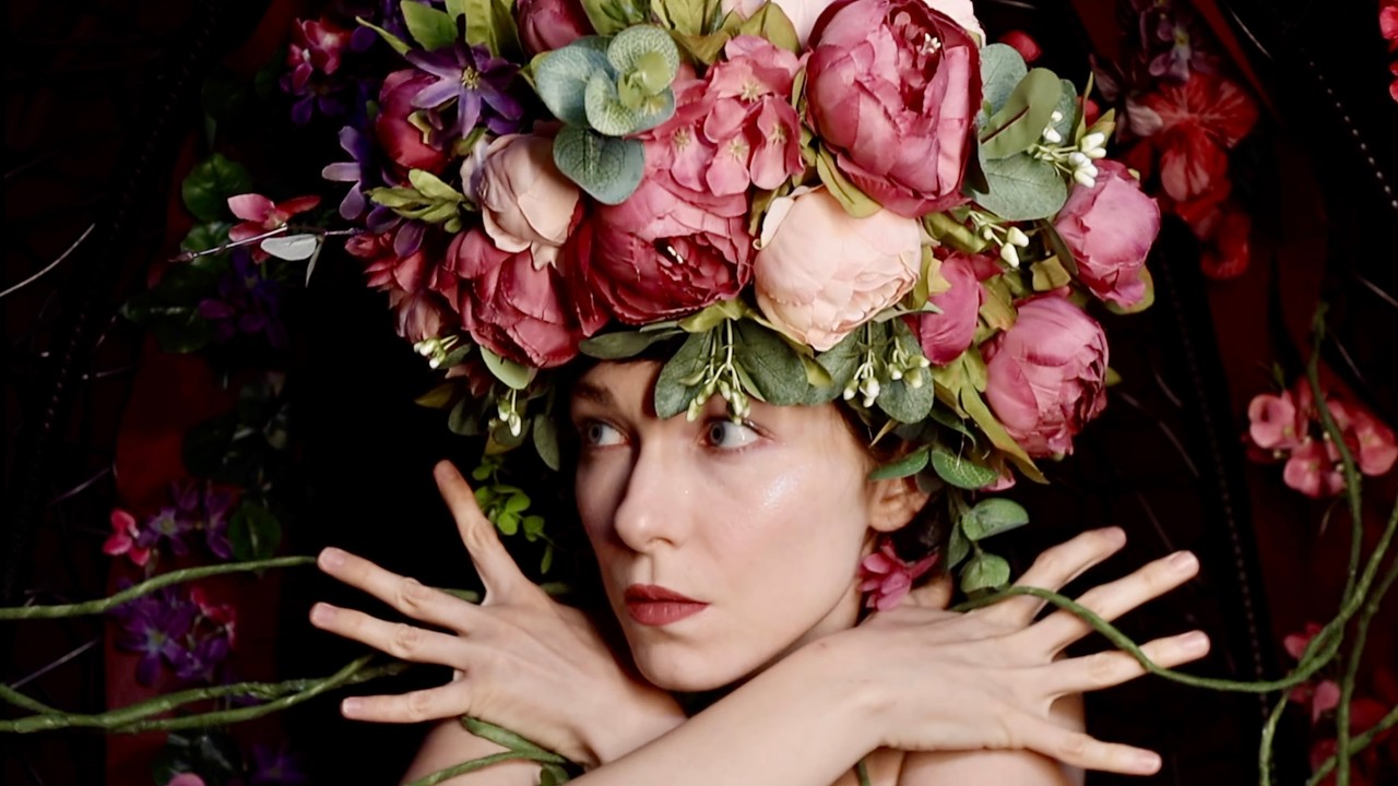 Eva Ajbrin - Natura hivatalos videoklip