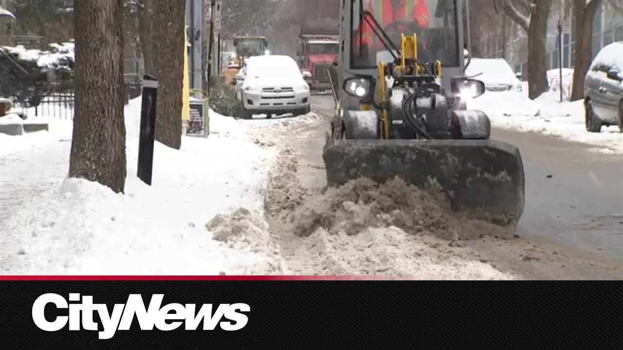 Montreal begins third snow-loading operation amid spike in complaints