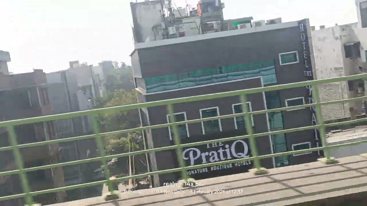 Delhi Metro ka pura full video Treinding video like comment share Rehan block Sitamarhi 