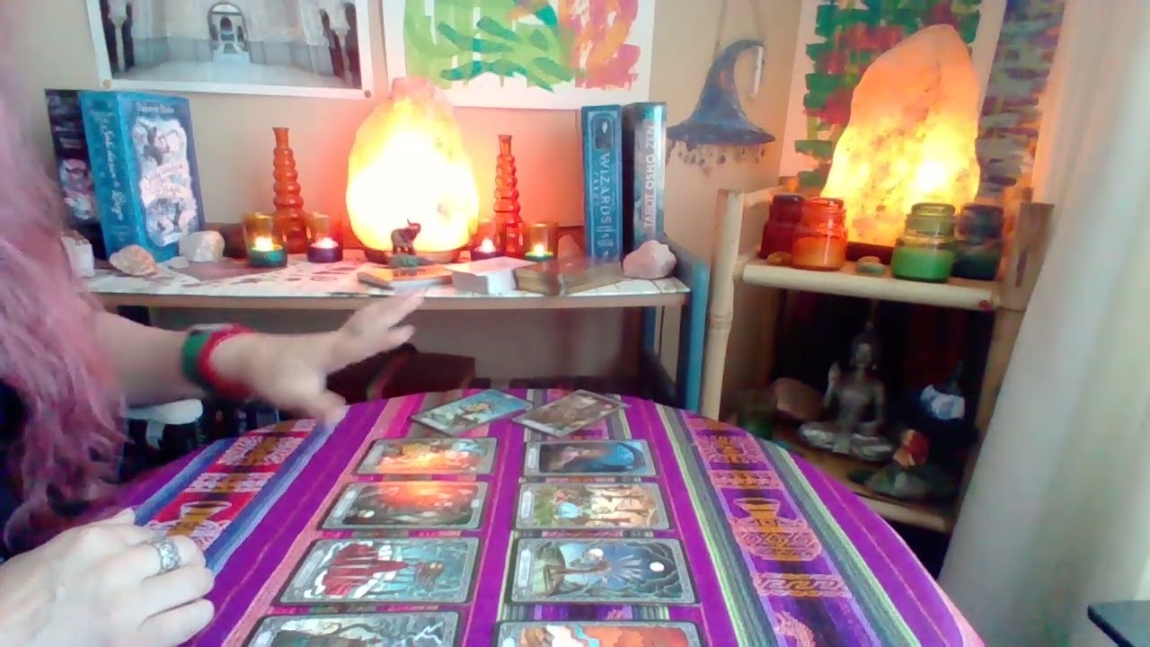 LEO!!🔮Soltar&aacute;s energ&iacute;a que solo obtiene de ti!! Alguien llega con una energ&iacute;a vibrante como la tuya!