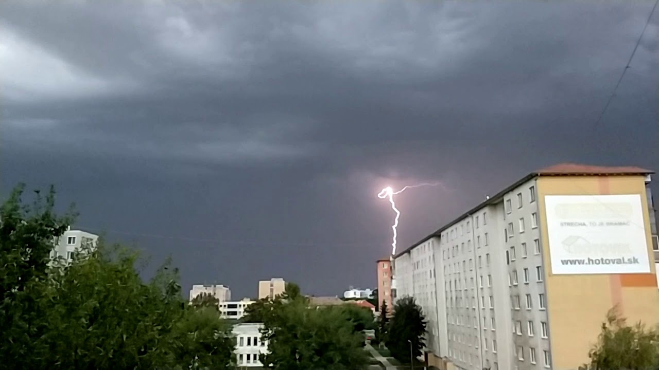 Búrka + blesky slow motion Trebišov