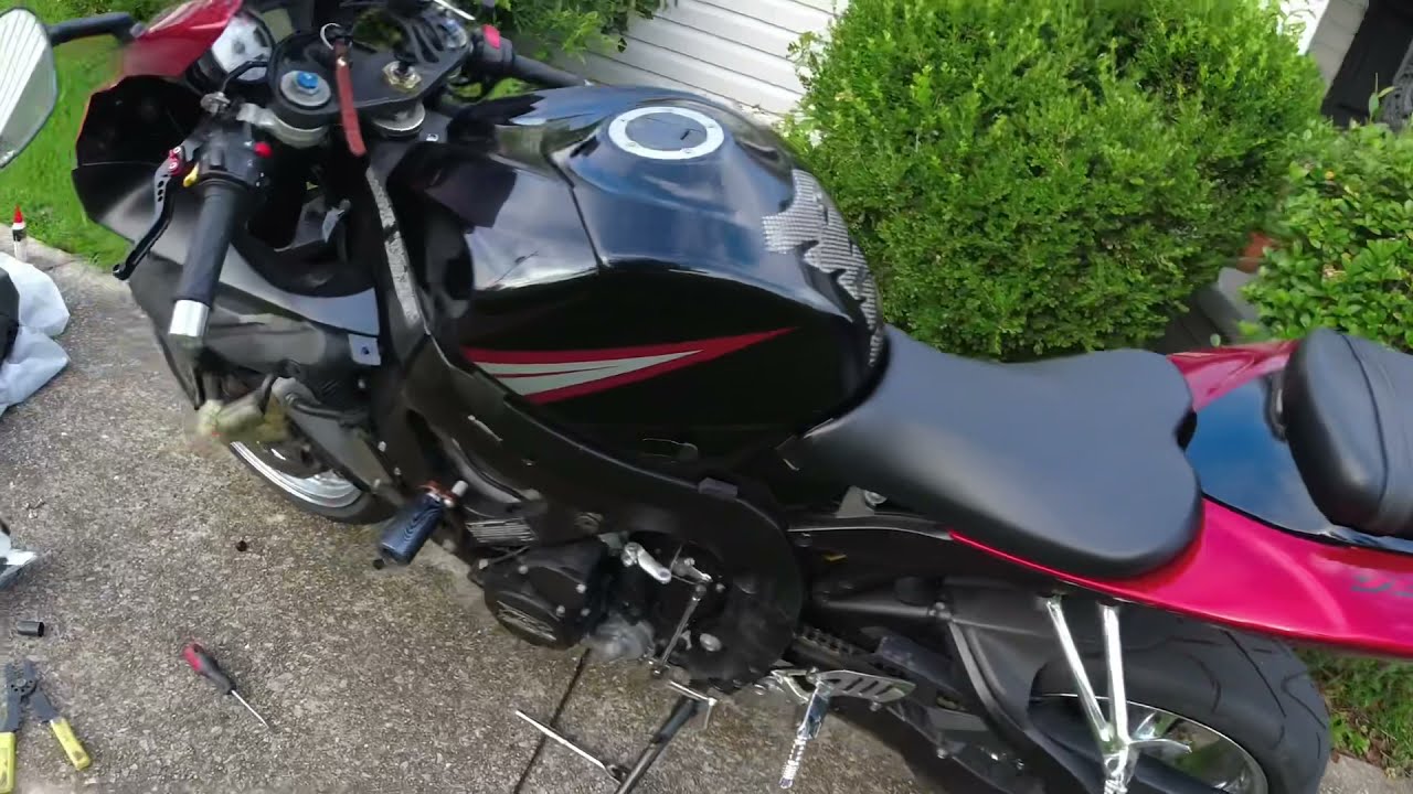06 GSXR 750 cluster not working! Only neutral Light works