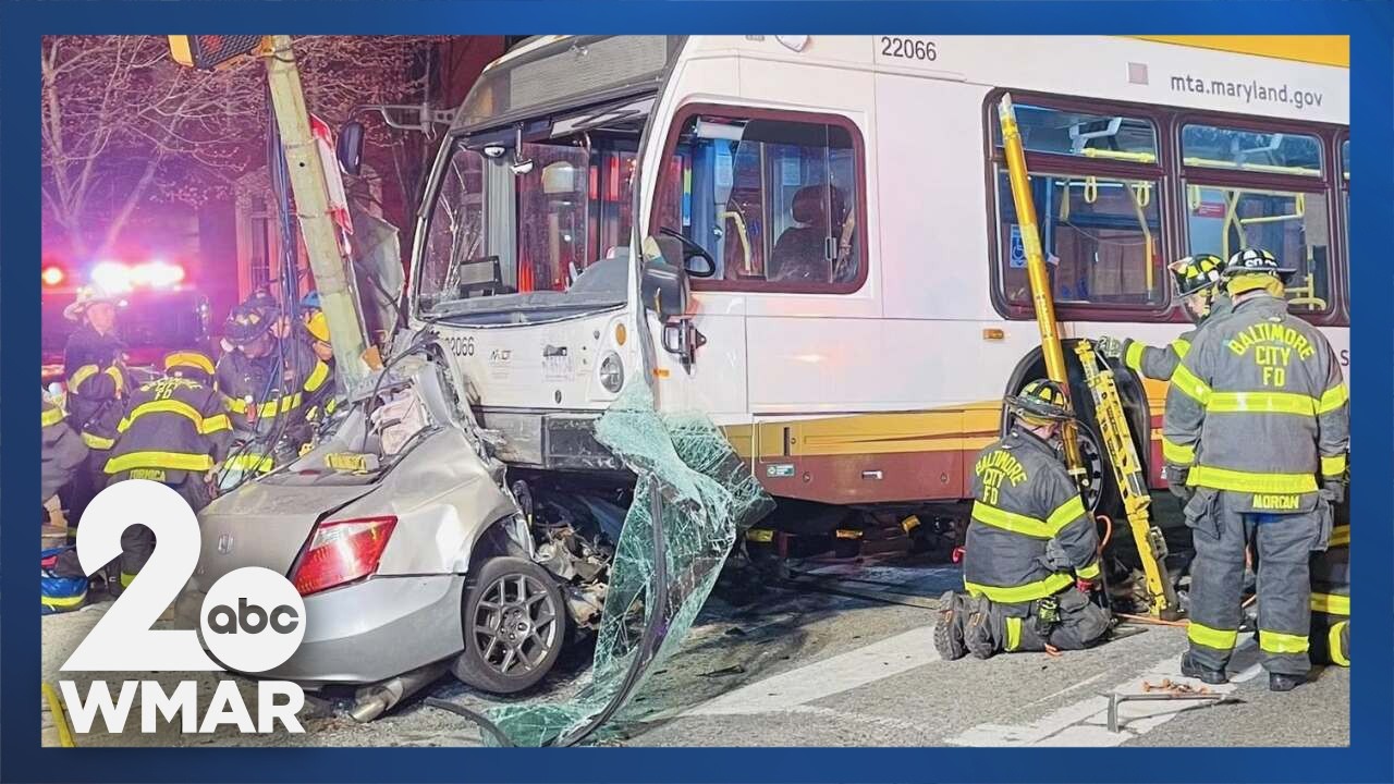 В четверг утром в результате столкновения автобусов MTA пострадали 8 человек.