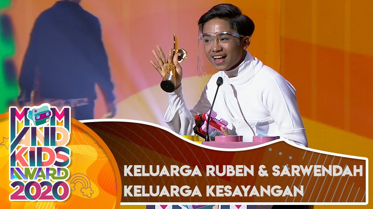 Keluarga Ruben & Sarwendah Menang Nominasi Keluarga Kesayangan - Mom and Kids Award 2020