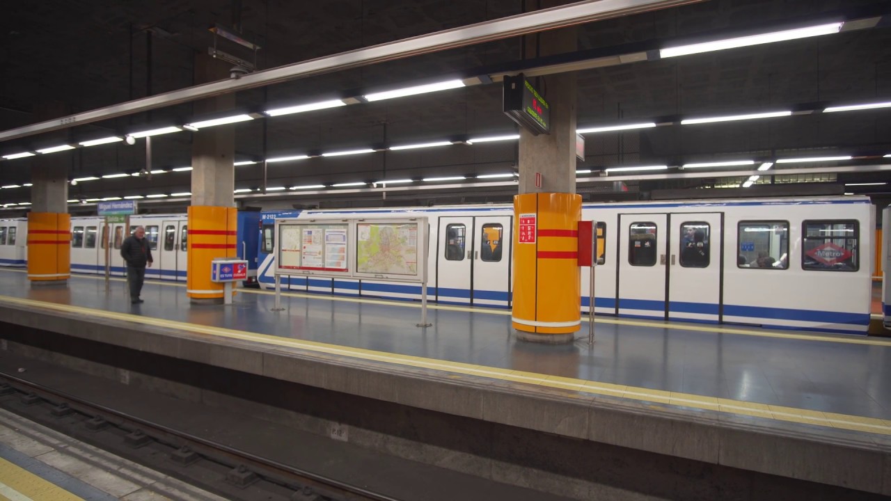 Spain, Madrid, Metro ride from Miguel Hernández to Sierra de Guadalupe