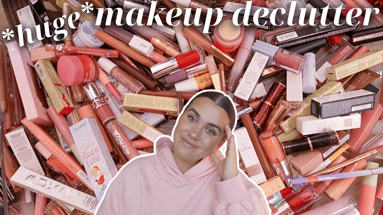 *HUGE* makeup collection declutter! lipstick, lip gloss, etc. - 2025 | vlogmas day 12