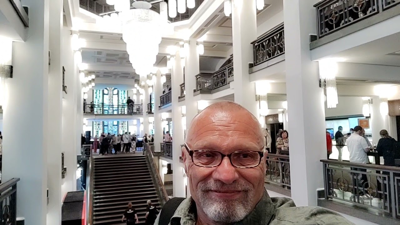 Arise Grand Show, Friedrichstadt Palast Berlin, Premiere.