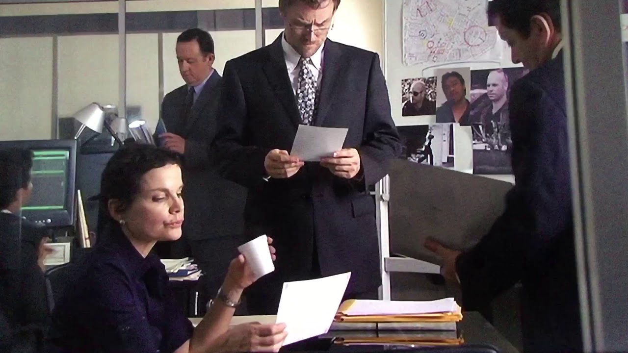 Sigrid Thornton in Underbelly: The Golden Mile: Part 10
