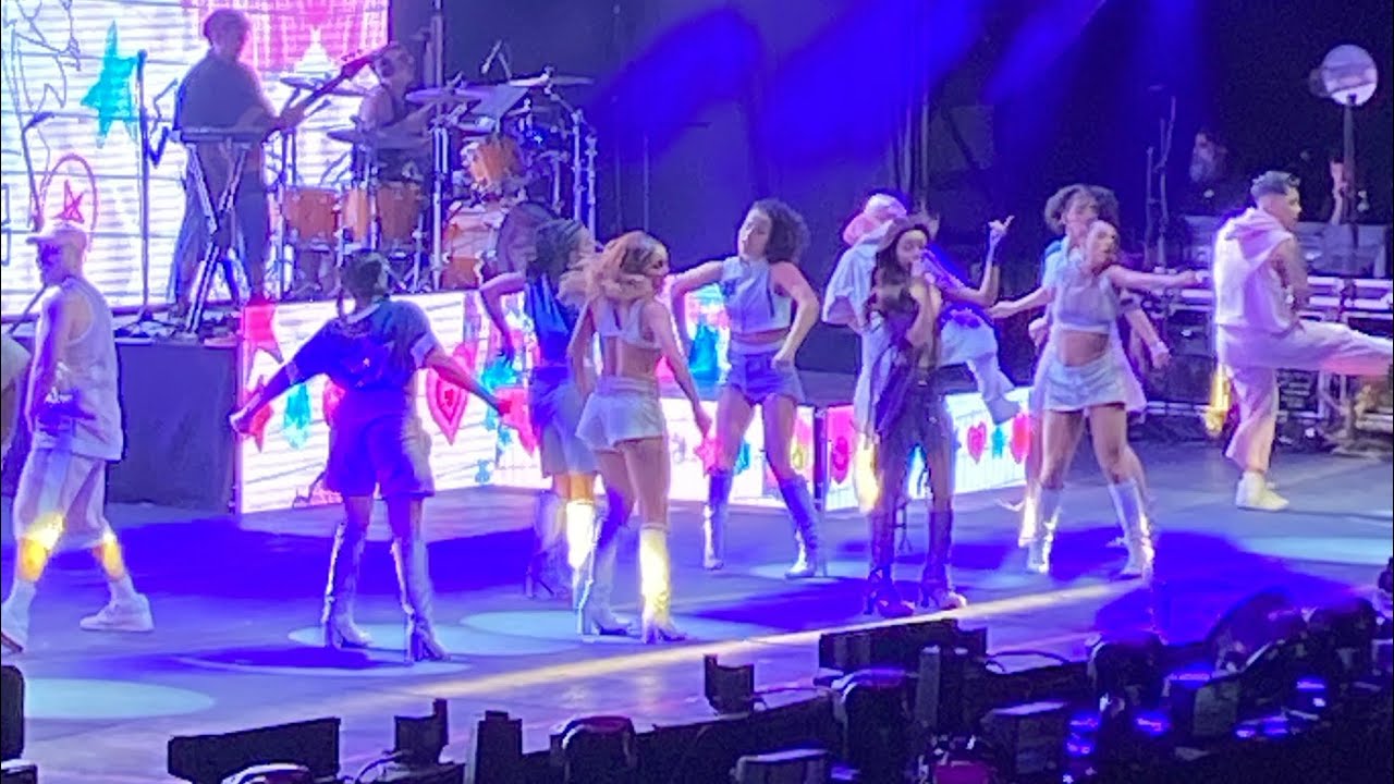 Emilia .mp3 Tour Paraguay | Intro “Exclusive / Facts”