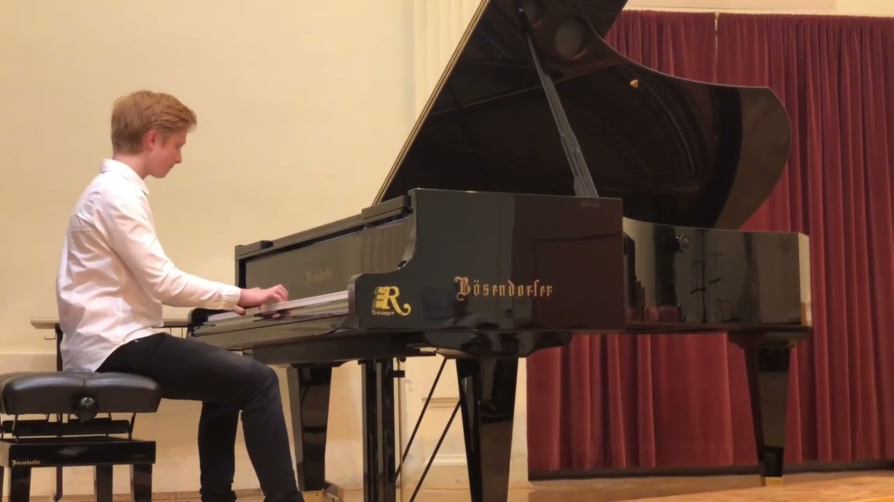 Alexander Terzinsky spielt Rock Toccata von Manfred Schmitz  - BORG St. Pölten 2019