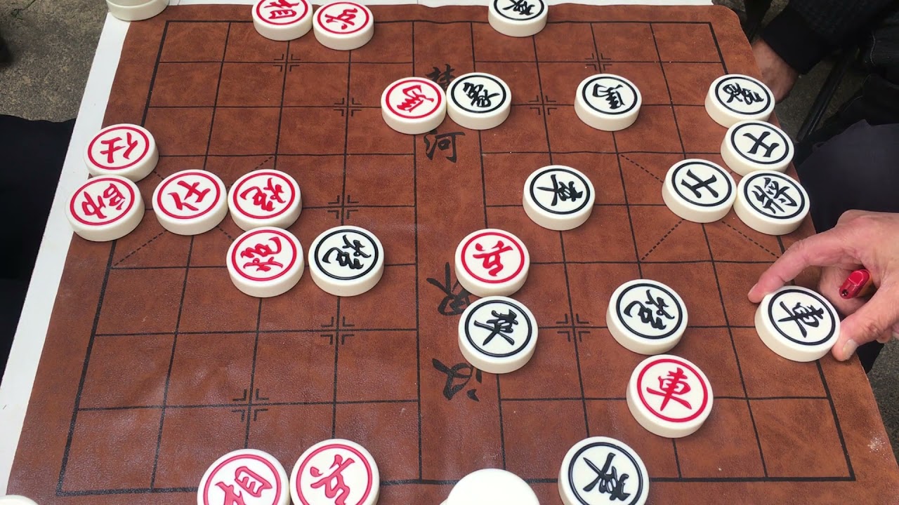 这两个象棋高手真是在互拼脑力啊，计算的陷阱太多了，佩服啊