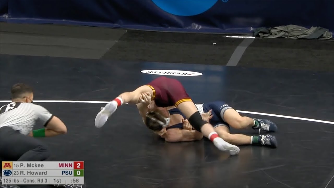 125lbs Patrick McKee (Minnesota) fall Robert Howard (Penn State)