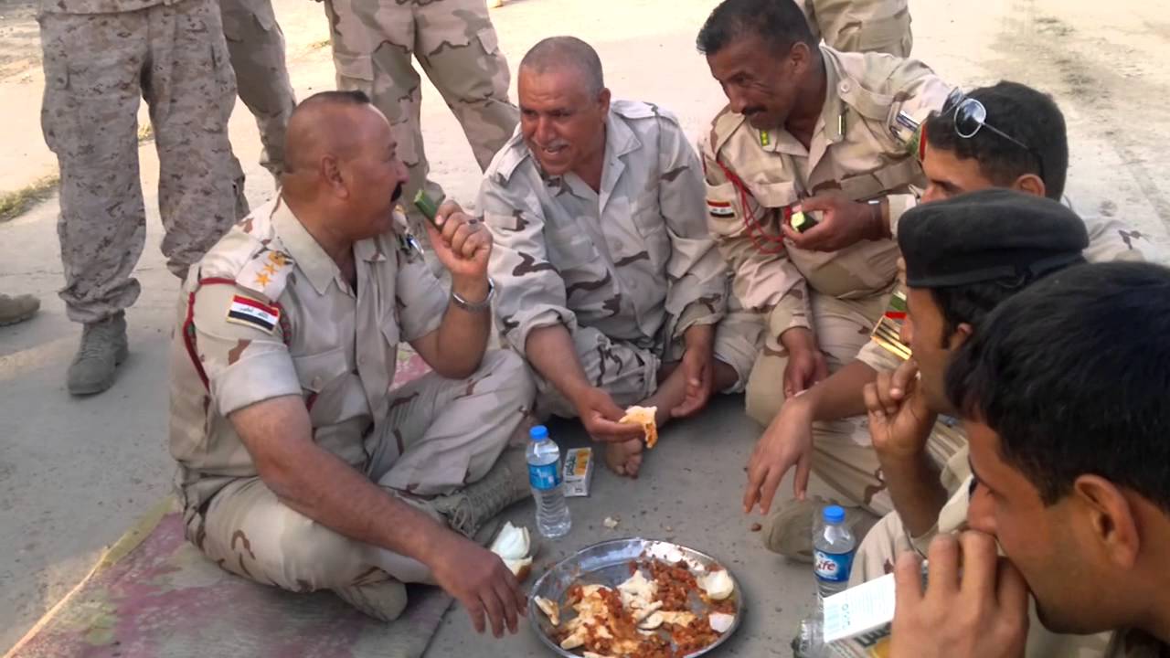ابطال الفوج الثاني لواء المشاة 52 فق14 اثناء استراحتهم