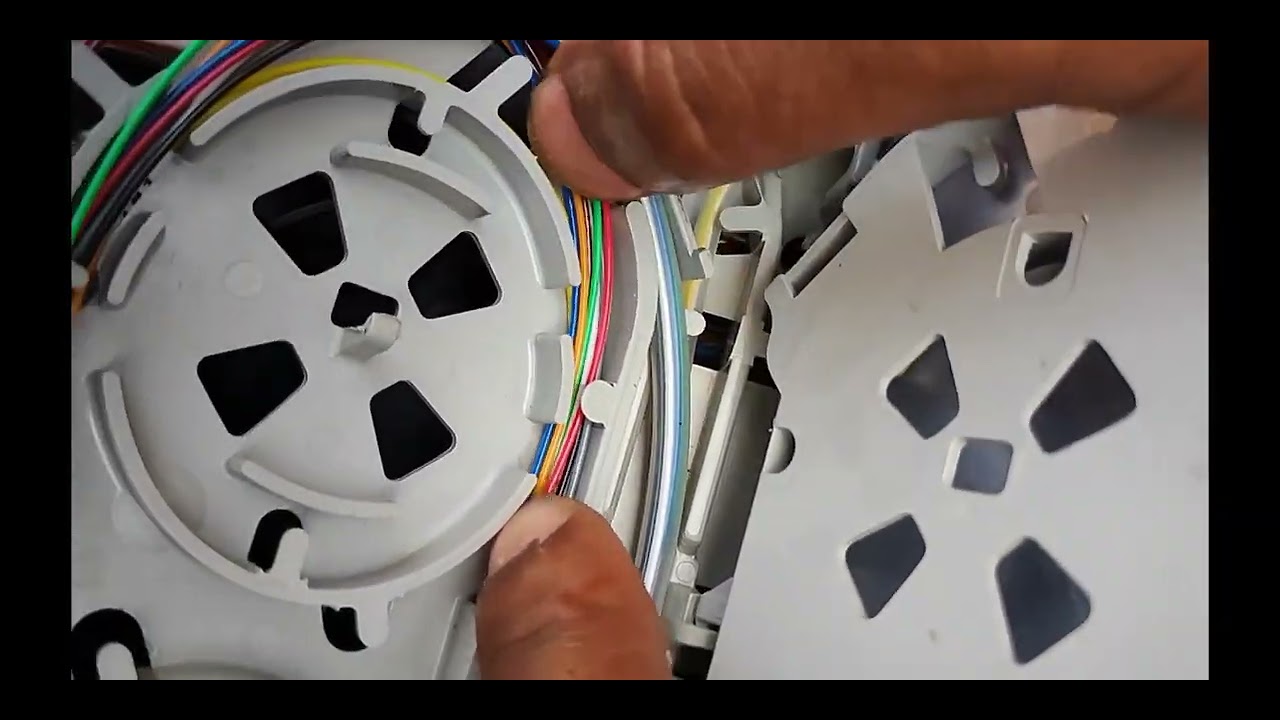 how to install 2:8 splitter for FTTH