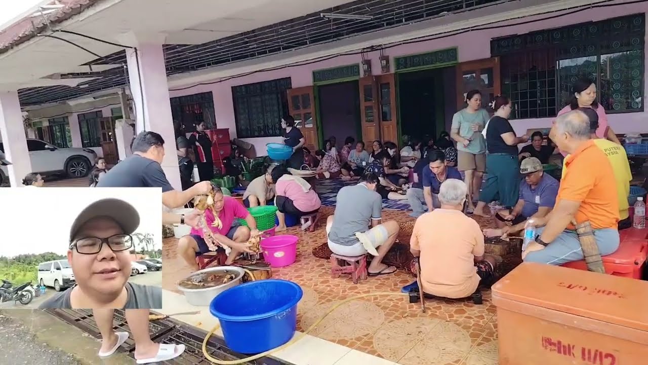 Bala mayuh bebela ke lauk kena sembahyang ngetas ulit ba rumah panjai Embia Ak Bana, Serakit Sebauh