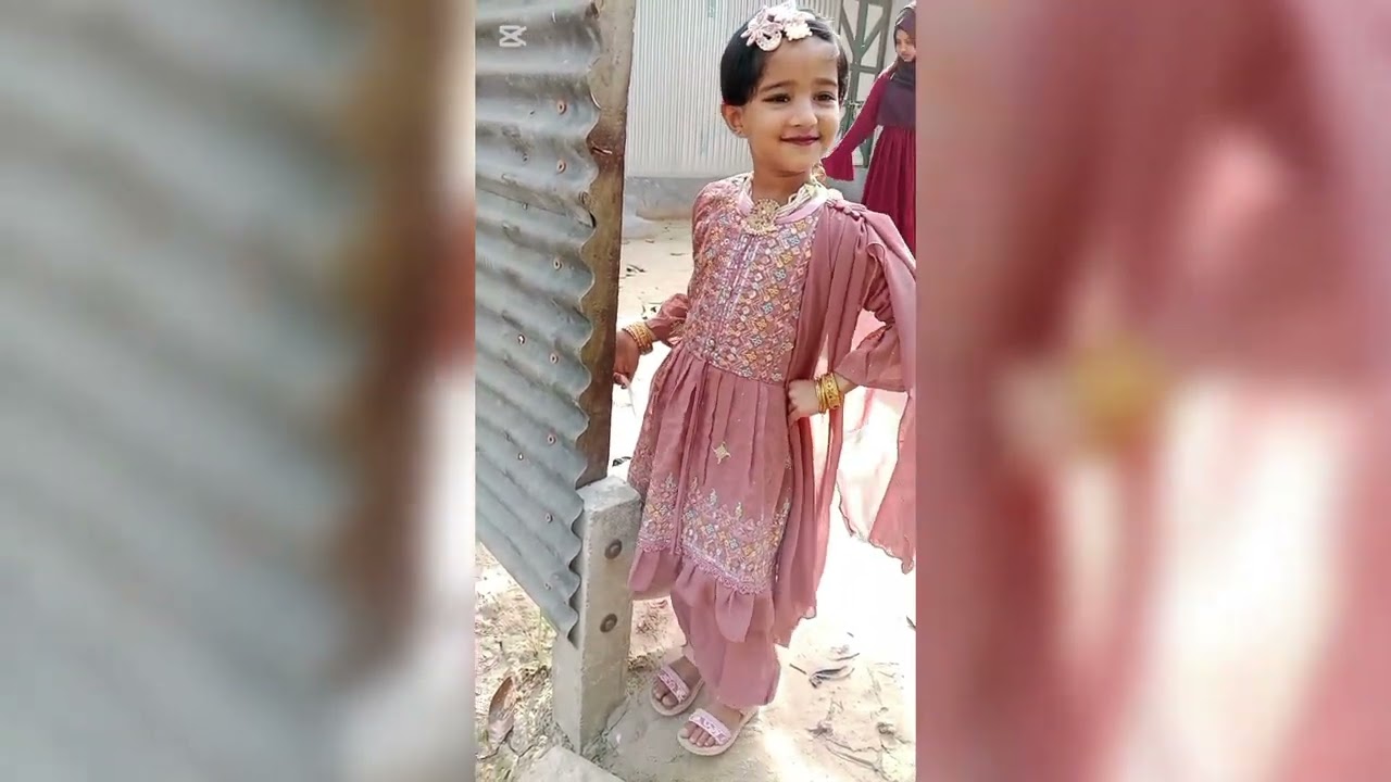 চলেন দেখে আসি আজকে দুপুরে মাটির চুলায়  কি কি রান্না করলাম। 