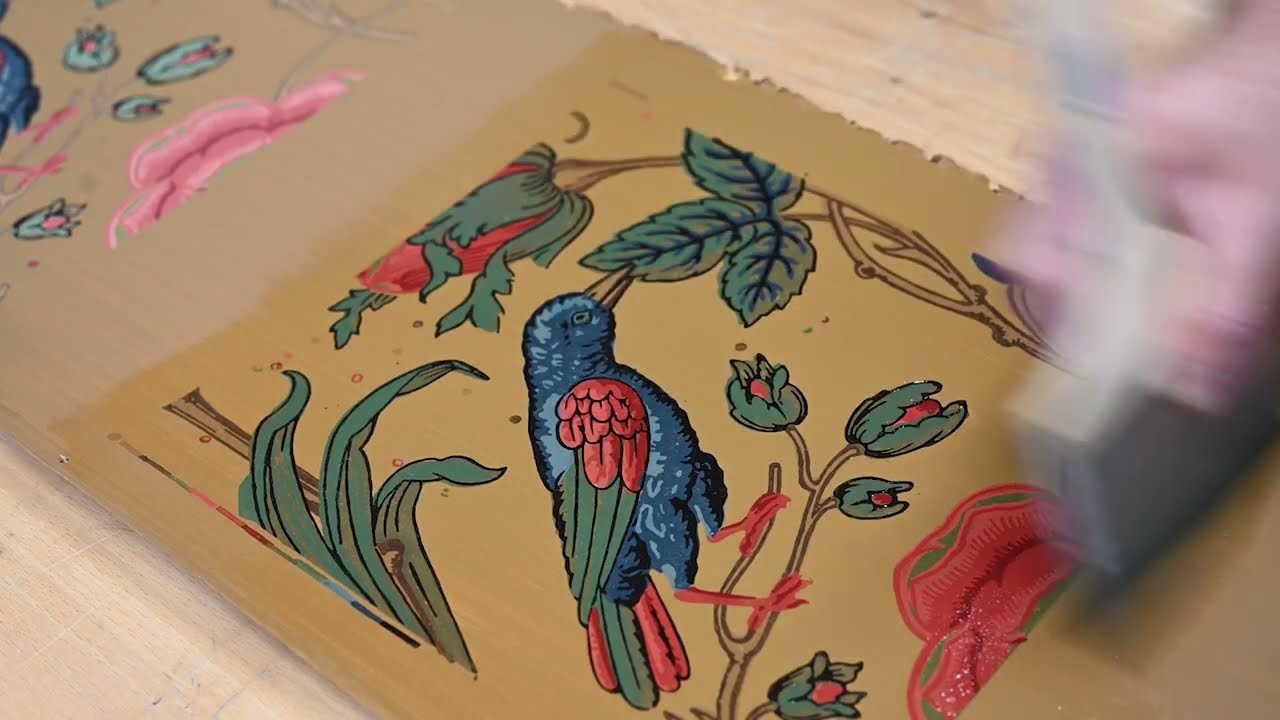 Rekonstruktion einer Papiertapete: Die Kunst der Goldleder-Imitation nach Paul Balin