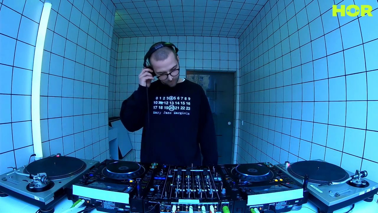 030esar0303 Showcase - Max Harder / March 9 / 3pm-4pm