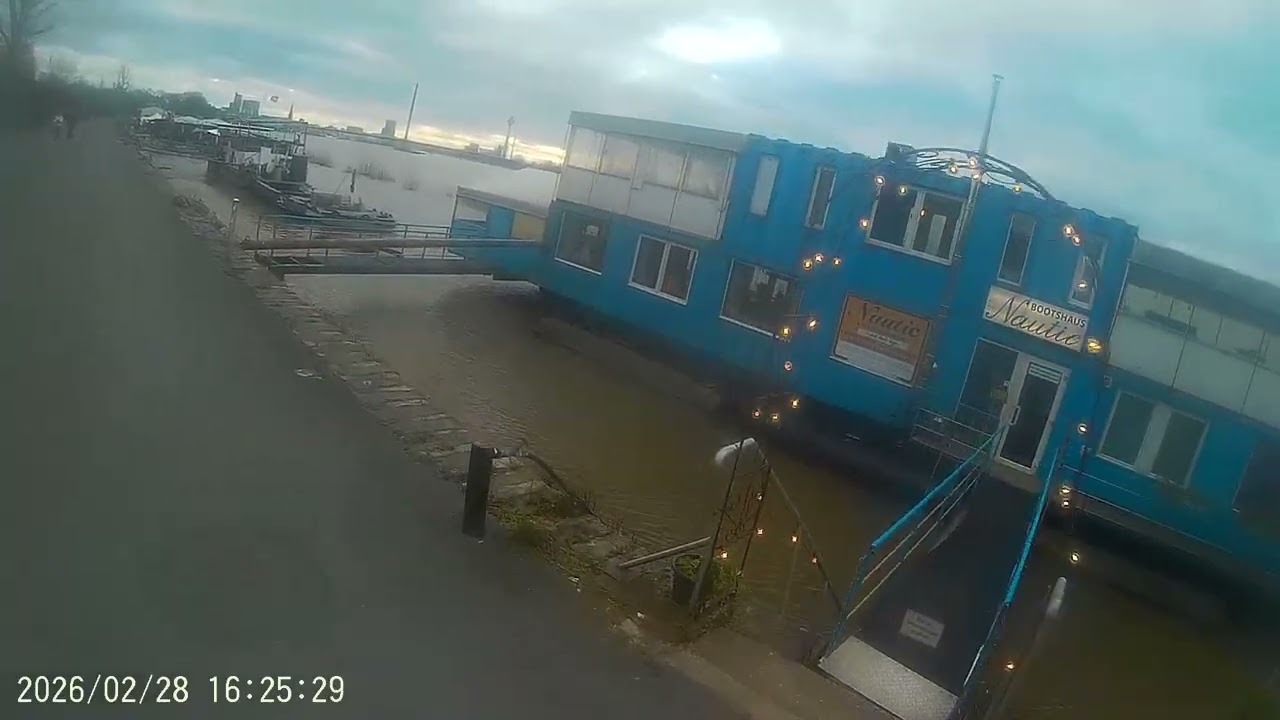 Along the Rhine towards the Rheinturn TV tower