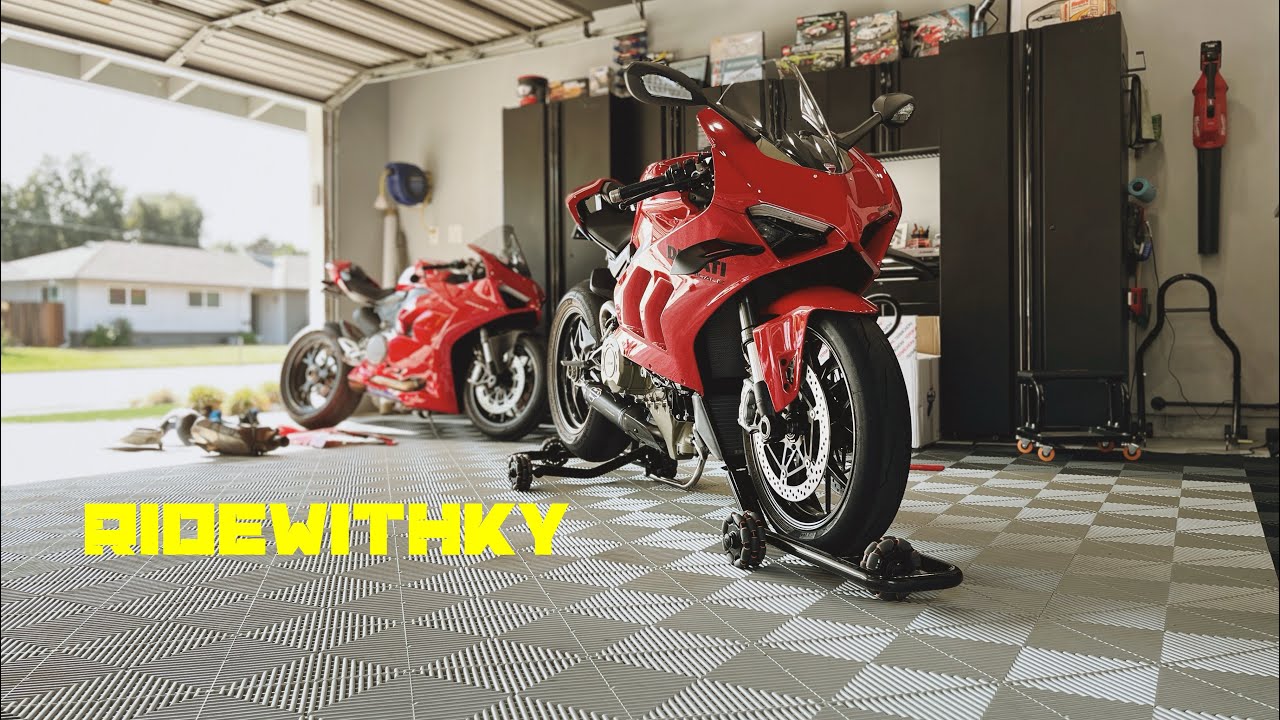 Lets LOWER a 2023 PANIGALE V4 (AELLA LOWERING LINK) + First Service DEALERSHIP DAMAGE