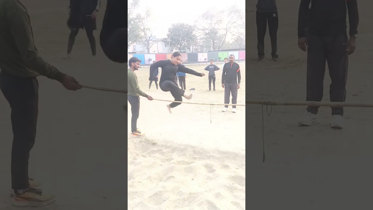 Delhi police 🚓🏃 girls' High jump workout 👈 high jump कैसे करे 🏃#trending #1600mtrruning #delhipolice