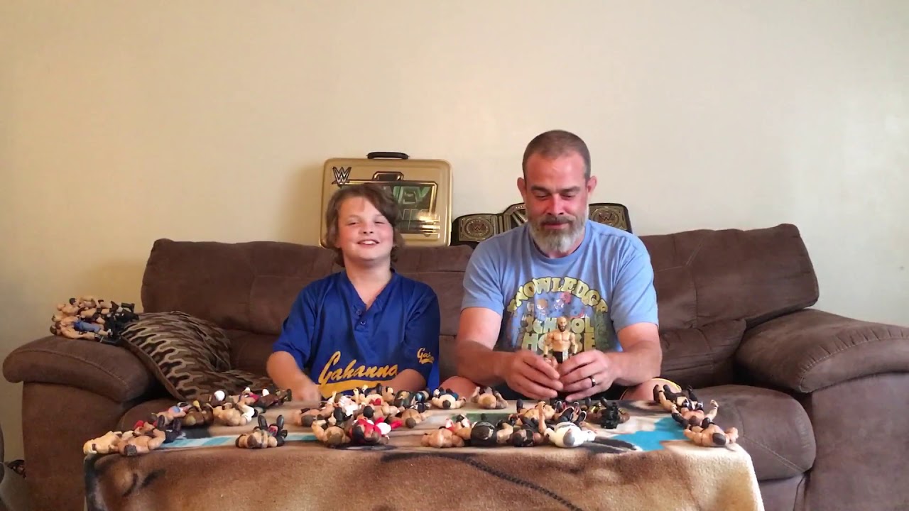 WWE Draft Me vs My Dad Raw vs CCW Figures Toys