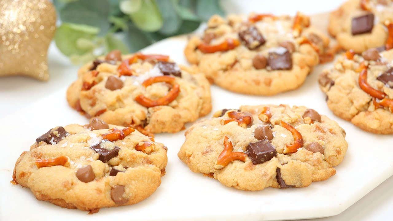 BEST-EVER Christmas Cookies | Dark Chocolate, Milk Chocolate, Toffee & Pretzels | Edible Gift Idea!