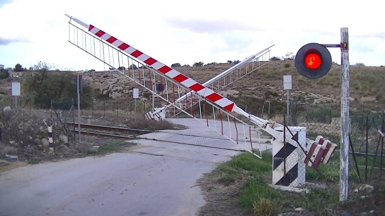 Spoorwegovergang Castelvetrano (I) // Railroad crossing // Passaggio a livello