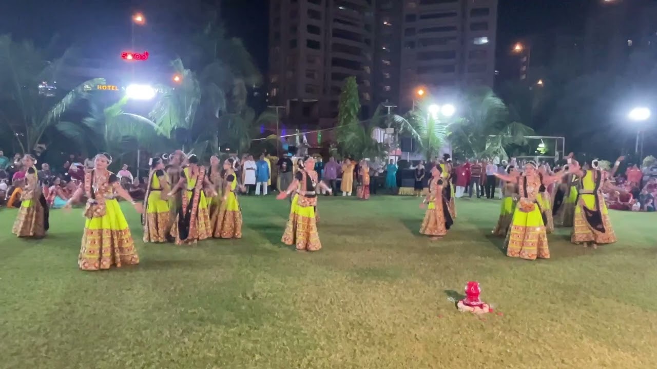 Arvachin , Prachin & Bollywood mix Garba fusion | surat Brahmin samaj 2022 |  M&Vdancestudio