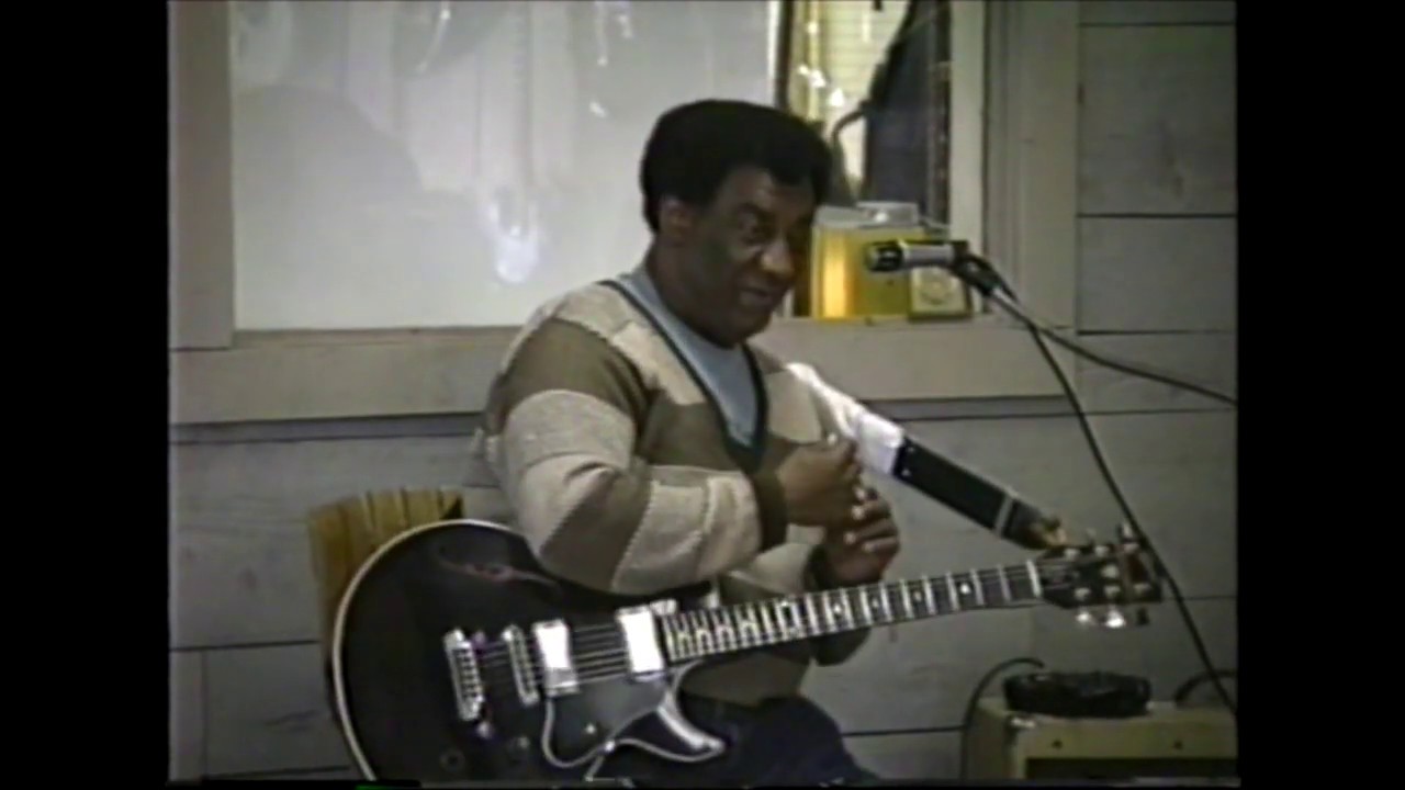 Blues Guitar Legend Wayne Bennett visited Gary's Guitars in 1990 and gave a clinic (part 1)