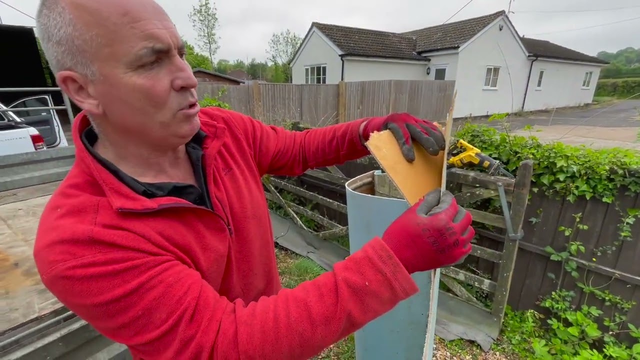 What is inside a Scrap 505 Dinghy?