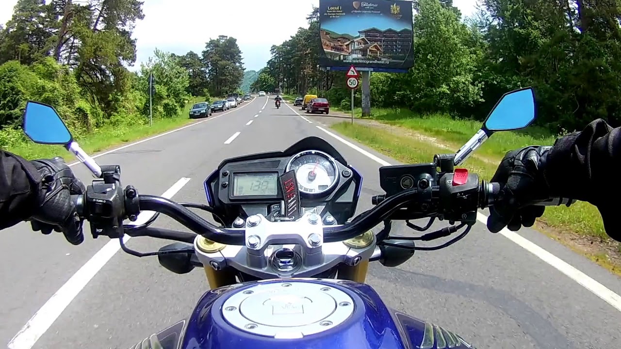 Honda Hornet chasing KTM 690 DukeR
