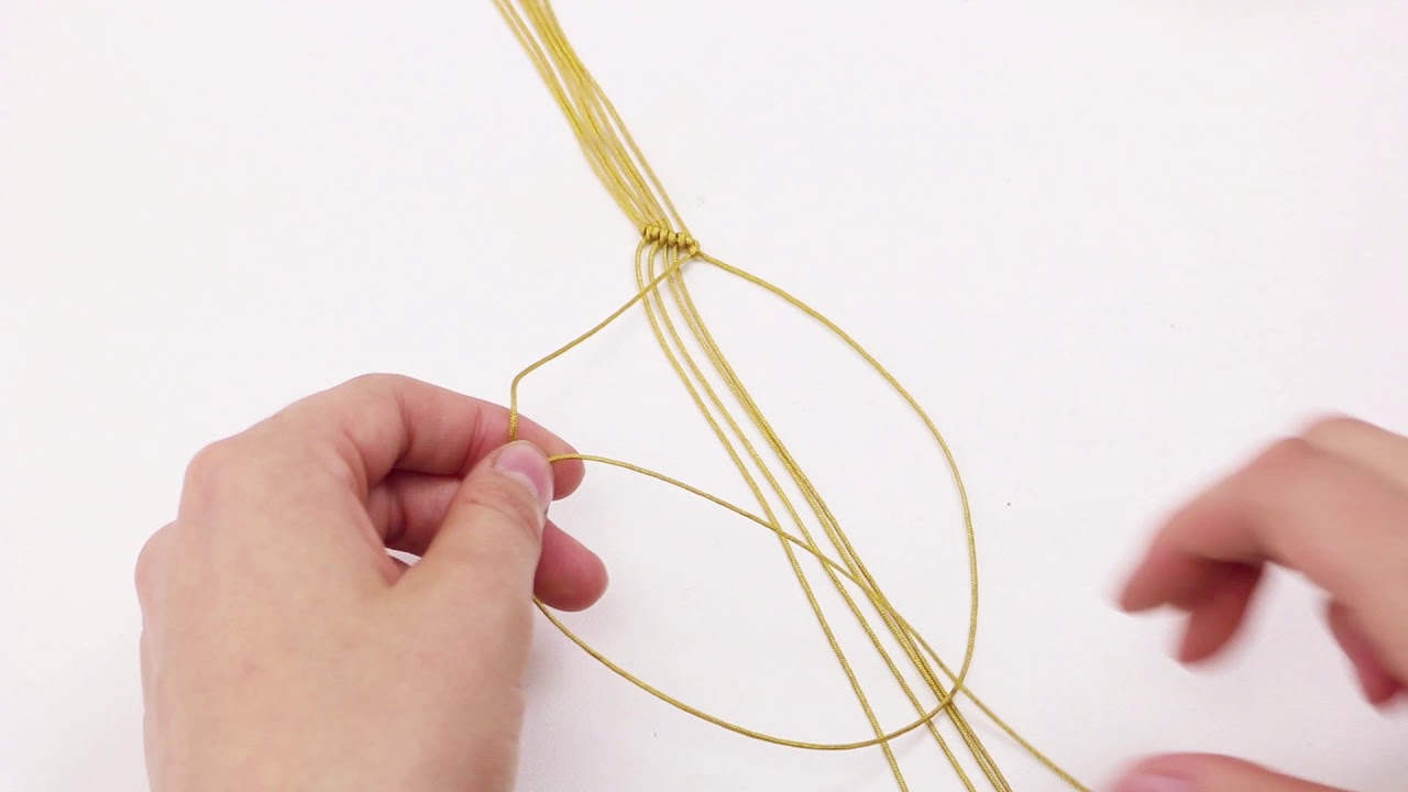 Handmade jewellery: 'Half hitch' macram&eacute; bracelet ♡ DIY